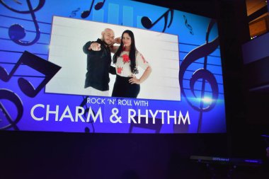 SAN DIEGO, CA - OCT 24: Rock N Roll with Charm & Rhythm show, 24 Ekim 2018 'de görüldüğü üzere San Diego, Kaliforniya' ya demirli Norveç Bliss yolcu gemisinde. 21 Nisan 2018 'de hizmete girdi..
