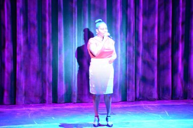 LONG BEACH, CA - 26 Ekim 2018 'de Long Beach, Kaliforniya' ya dönen Norveç Bliss yolcu gemisinde Uluslararası Mürettebat Şovu.