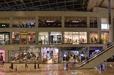 Dubai, Bae - 7 Aralık: Festival Centre Mall, Dubai, Bae, 7 Aralık 2018 tarihinde görüldüğü gibi. Dubai Festival City, Orta Doğu'nun en büyük karma kullanımlı geliştirme.