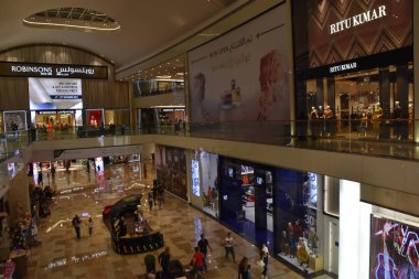 Dubai, Bae - 7 Aralık: Festival Centre Mall, Dubai, Bae, 7 Aralık 2018 tarihinde görüldüğü gibi. Dubai Festival City, Orta Doğu'nun en büyük karma kullanımlı geliştirme.