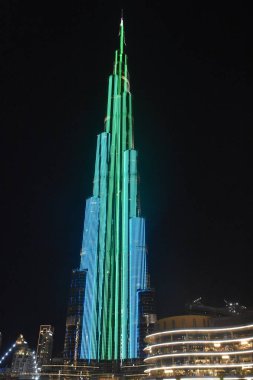 Dubai, Bae - 8 Aralık: Led ışıkları Dubai, Bae'deki Burç Halife'de gösteriş, 8 Aralık 2018'de görüldüğü gibi.
