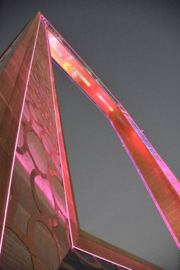 Dubai, Bae - 8 Aralık: Dubai Frame in Dubai, Bae, 8 Aralık 2018 tarihinde görüldüğü gibi. Dünyanın en büyük çerçevesi rekorunu elinde tutuyor..