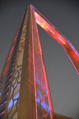 Dubai, Bae - 8 Aralık: Dubai Frame in Dubai, Bae, 8 Aralık 2018 tarihinde görüldüğü gibi. Dünyanın en büyük çerçevesi rekorunu elinde tutuyor..