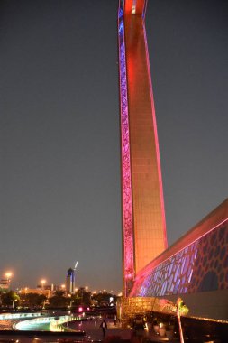 Dubai, Bae - 8 Aralık: Dubai Frame in Dubai, Bae, 8 Aralık 2018 tarihinde görüldüğü gibi. Dünyanın en büyük çerçevesi rekorunu elinde tutuyor..