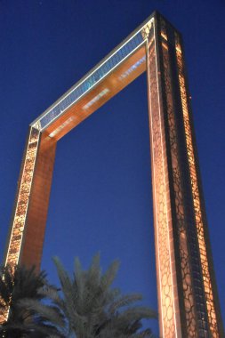 Dubai, Bae - 8 Aralık: Dubai Frame in Dubai, Bae, 8 Aralık 2018 tarihinde görüldüğü gibi. Dünyanın en büyük çerçevesi rekorunu elinde tutuyor..