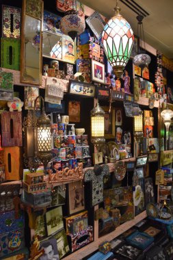 Dubai, Bae - 10 Aralık: Khan Murjan pazarı 10 Aralık 2018 tarihinde Dubai, Bae'deki Wafi Mall'da. Antik Mısır'dan sonra tarz wafi City, bir alışveriş merkezi, otel ve restoranlar da dahil olmak üzere karma kullanımlı bir gelişmedir.