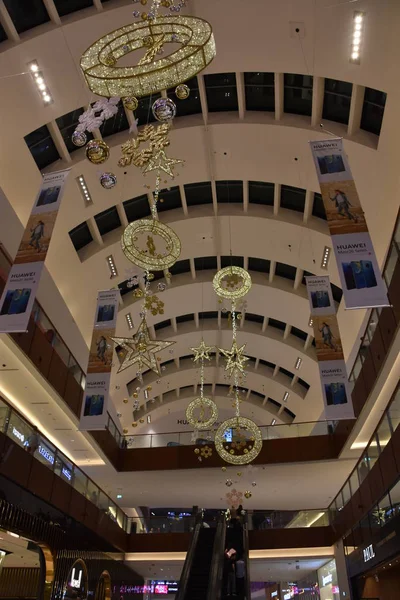 Озил Uae Dec Рождественский Декор Dubai Mall Дубае Uae Видно — стоковое фото