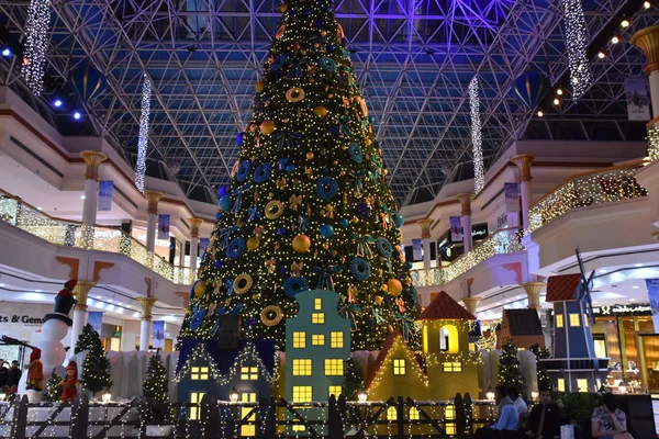 Dubai Uae December Karácsonyi Díszek Wafi Mall Ban Dubai Uae — Stock Fotó