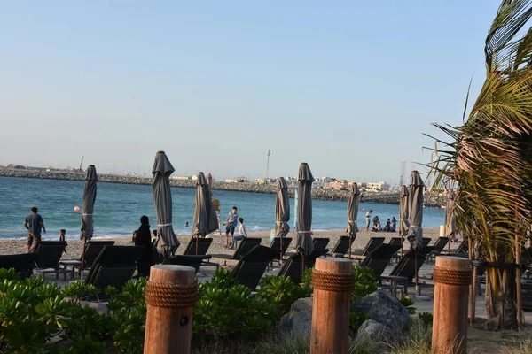 阿联酋 2018 阿联酋迪拜的 Mer 这是一个新的海滨区 在朱美拉有购物和餐馆 — 图库照片