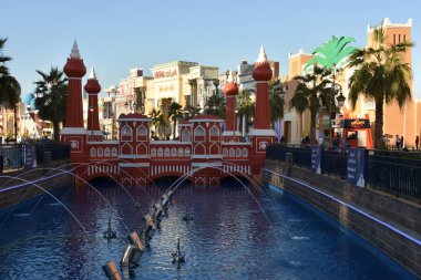 Dubai, Bae - 12 Aralık: Dubai, Bae'deki Global Village, 12 Aralık 2018 tarihinde görüldüğü gibi. Global Village dünyanın en büyük turizm, eğlence ve eğlence projesi olduğu iddia ediliyor.