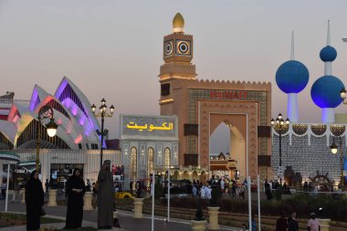Dubai, Bae - 12 Aralık: Dubai, Bae'deki Global Village, 12 Aralık 2018 tarihinde görüldüğü gibi. Global Village dünyanın en büyük turizm, eğlence ve eğlence projesi olduğu iddia ediliyor.