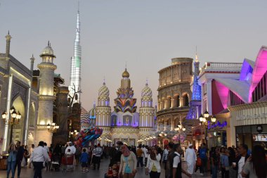 Dubai, Bae - 12 Aralık: Dubai, Bae'deki Global Village, 12 Aralık 2018 tarihinde görüldüğü gibi. Global Village dünyanın en büyük turizm, eğlence ve eğlence projesi olduğu iddia ediliyor.