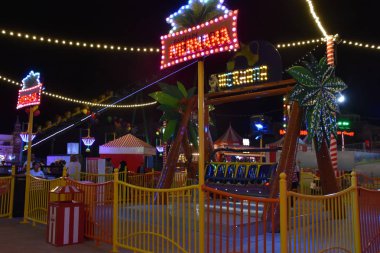 Dubai, Bae - 12 Aralık: Dubai, Bae'deki Global Village, 12 Aralık 2018 tarihinde görüldüğü gibi. Global Village dünyanın en büyük turizm, eğlence ve eğlence projesi olduğu iddia ediliyor.