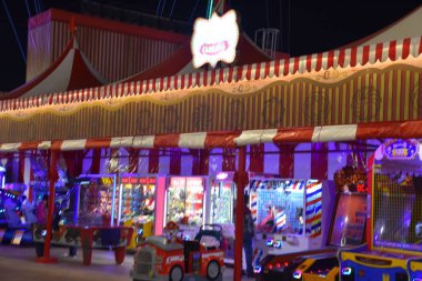 Dubai, Bae - 12 Aralık: Dubai, Bae'deki Global Village, 12 Aralık 2018 tarihinde görüldüğü gibi. Global Village dünyanın en büyük turizm, eğlence ve eğlence projesi olduğu iddia ediliyor.