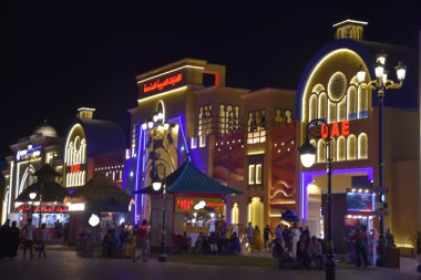 Dubai, Bae - 12 Aralık: Dubai, Bae'deki Global Village, 12 Aralık 2018 tarihinde görüldüğü gibi. Global Village dünyanın en büyük turizm, eğlence ve eğlence projesi olduğu iddia ediliyor.