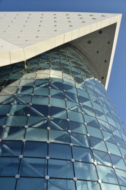 Dubai, Bae - 19 Aralık: Dubai, Bae'deki Yeşil Gezegen, 19 Aralık 2018 tarihinde görüldü. Bu tamamen sürükleyici kapalı dikey yağmur-orman egzotik flora ve fauna yepyeni bir dünya.