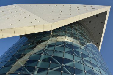 Dubai, Bae - 19 Aralık: Dubai, Bae'deki Yeşil Gezegen, 19 Aralık 2018 tarihinde görüldü. Bu tamamen sürükleyici kapalı dikey yağmur-orman egzotik flora ve fauna yepyeni bir dünya.