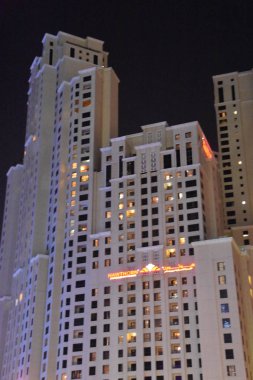 DUBAI, BAE - 19 Aralık 2018 'de Dubai, BAE' deki Dubai Marina 'daki gökdelenler. 