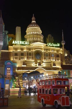 Dubai, Bae - 12 Aralık: 12 Aralık 2018 tarihinde görüldüğü gibi Dubai, Birleşik Arap Emirlikleri'ndeki Global Village'daki Americas pavyonu. Global Village dünyanın en büyük turizm, eğlence ve eğlence projesi olduğu iddia ediliyor.