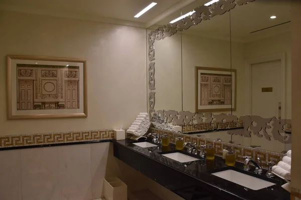 Dubaj Zea Gru Łazienka Palazzo Versace Pałacowy Luksusowy Hotel Dubaju — Zdjęcie stockowe