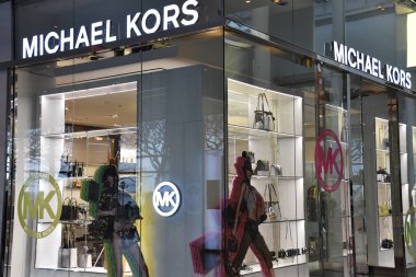 New York, Ny Ny Nis 14: Manhattan Brookfield Place Michael Kors mağaza, New York, Nisan'da görüldüğü gibi 14, 2019. Dünya Finans Merkezi olarak da bilinen tesis, Battery Park semtinde bir alışveriş merkezi ve ofis geliştirme kompleksidir..