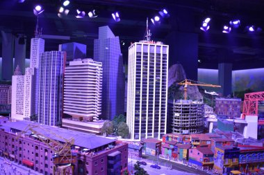 New York, New York - 14 Nisan 2019 'da görüldüğü gibi Manhattan, New York' taki Gullivers Gate. Teknolojik olarak gelişmiş, etkileşimli ve minyatür bir dünya..