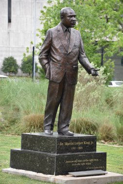 Dr. Martin Luther King heykeli 18 Nisan 2019 'da Houston, Teksas' taki Hermann Park 'taki McGovern Centennial Gardens' ta görüldü..