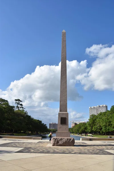 Houston Apr Pioneer Memorial Obelisk Reflection Pool Hermann Park Houston — Stock Photo, Image