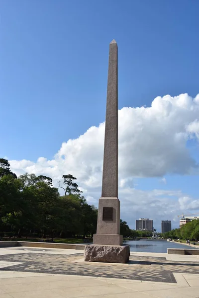 Houston Április Pioneer Memorial Obeliszk Elmélkedés Pool Ban Hermann Park — Stock Fotó