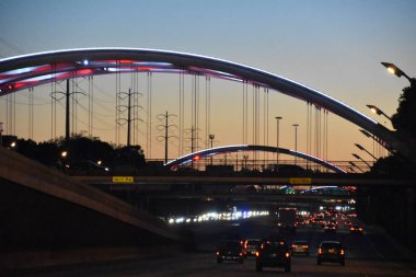 HOUSTON, TX - 18 Nisan 2019 'da Houston, Teksas' taki Montrose Köprüsü.