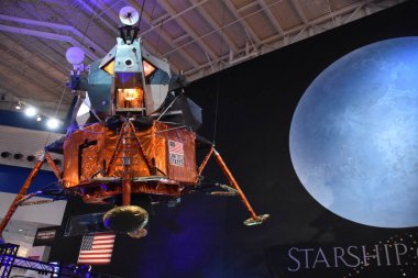 Houston, Tx - Nis 19: Houston Uzay Merkezi, Teksas, Nisan'da 19, 2019. Onun önde gelen bilim ve uzay öğrenme merkezi, Nasa Johnson Uzay Merkezi resmi ziyaretçi merkezi ve Smithsonian müzesi.