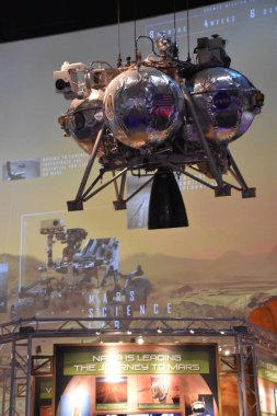 Houston, Tx - Nis 19: Houston Uzay Merkezi, Teksas, Nisan'da 19, 2019. Onun önde gelen bilim ve uzay öğrenme merkezi, Nasa Johnson Uzay Merkezi resmi ziyaretçi merkezi ve Smithsonian müzesi.