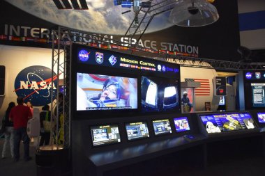 Houston, Tx - Nis 19: Houston Uzay Merkezi, Teksas, Nisan'da 19, 2019. Onun önde gelen bilim ve uzay öğrenme merkezi, Nasa Johnson Uzay Merkezi resmi ziyaretçi merkezi ve Smithsonian müzesi.