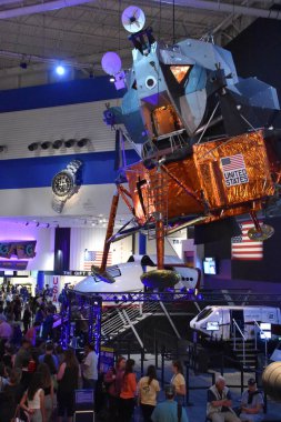 Houston, Tx - Nis 19: Houston Uzay Merkezi, Teksas, Nisan'da 19, 2019. Onun önde gelen bilim ve uzay öğrenme merkezi, Nasa Johnson Uzay Merkezi resmi ziyaretçi merkezi ve Smithsonian müzesi.