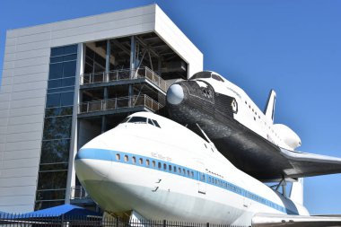 Houston, Tx - Nis 19: Nasa 905 Nisan'da Houston Texas Uzay Merkezi'nde 19 2019. Onun bir bilim ve uzay öğrenme merkezi, Nasa Johnson Uzay Merkezi resmi ziyaretçi merkezi ve Smithsonian müzesi.