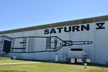 Houston, Tx - Nis 19: Saturn V Rocket Nisan'da Houston Texas Uzay Merkezi'nde 19 Nisan 2019. Onun bir bilim ve uzay öğrenme merkezi, Nasa Johnson Uzay Merkezi resmi ziyaretçi merkezi ve Smithsonian müzesi.