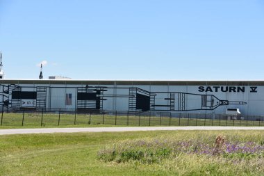 Houston, Tx - Nis 19: Saturn V Rocket Nisan'da Houston Texas Uzay Merkezi'nde 19 Nisan 2019. Onun bir bilim ve uzay öğrenme merkezi, Nasa Johnson Uzay Merkezi resmi ziyaretçi merkezi ve Smithsonian müzesi.