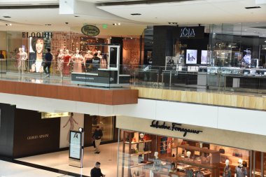Houston, Tx - Nis 22: Houston Galleria alışveriş merkezi, Teksas, 22 Nisan 2019 tarihinde görüldüğü gibi. Houston Uptown District bulunan lüks bir karma kullanımlı kentsel gelişim alışveriş merkezi.