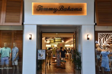 Houston, Tx - Nis 22: Tommy Bahama mağaza Houston Galleria alışveriş merkezinde, Teksas, 22 Nisan 2019 tarihinde görüldüğü gibi. Houston Uptown District bulunan lüks bir karma kullanımlı kentsel gelişim alışveriş merkezi.