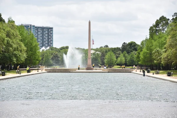 Houston Apr Pioneer Memorial Obelisk Reflection Pool Hermann Park Houston — Stock Photo, Image