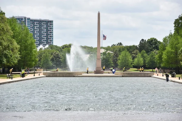 Houston Apr Pioneer Memorial Obelisk Reflection Pool Hermann Park Houston — Stock Photo, Image