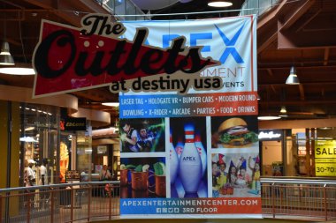 Syracuse, New York 'taki Destiny USA alışveriş ve eğlence merkezindeki mağazalar 11 Mayıs 2019' da görüldü. New York 'taki en büyük alışveriş merkezidir..