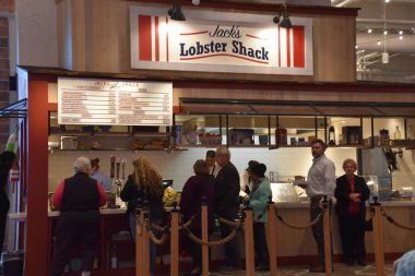 SPRINGFIELD, MA - 12 Mayıs 2024 'te Springfield, Massachusetts' teki MGM Casino ve Otel 'de Güney Ucu Pazarı.