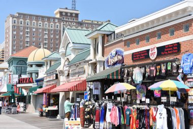 Atlantic City, Nj Mayıs 19: Atlantic City Boardwalk New Jersey, 19 Mayıs 2019 tarihinde görüldüğü gibi. Atlantic City kuzeydoğuda kumarhaneleri, kaldırımları ve plajı ile ünlü bir tatil şehridir..