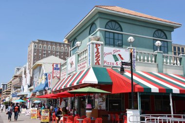 Atlantic City, Nj Mayıs 19: Atlantic City Boardwalk New Jersey, 19 Mayıs 2019 tarihinde görüldüğü gibi. Atlantic City kuzeydoğuda kumarhaneleri, kaldırımları ve plajı ile ünlü bir tatil şehridir..