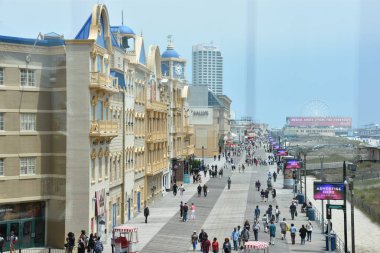 Atlantic City, Nj Mayıs 19: Atlantic City Boardwalk New Jersey, 19 Mayıs 2019 tarihinde görüldüğü gibi. Atlantic City kuzeydoğuda kumarhaneleri, kaldırımları ve plajı ile ünlü bir tatil şehridir..