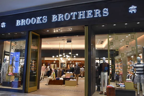 New York May Brooks Brothers Store Shops Restaurants Hudson Yards — стокове фото