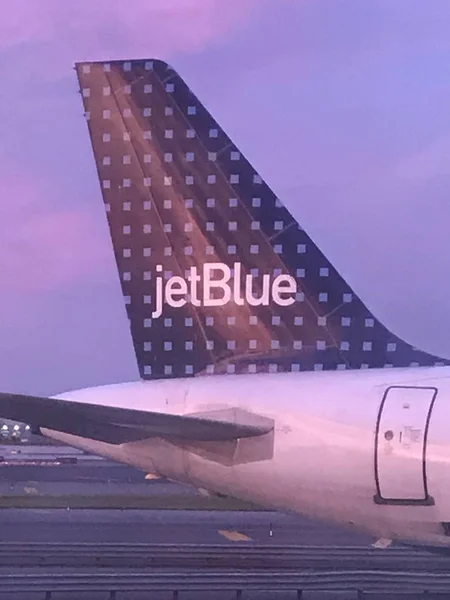 Нью Йорк Нью Йорк Июня Самолет Jetblue Аэропорту Имени Джона — стоковое фото