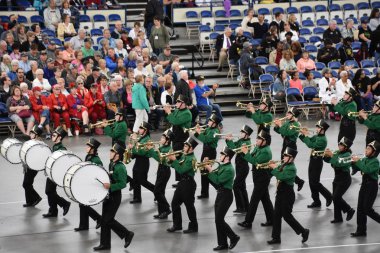 PORTLAND, OR - 8 Haziran 2019 'da Portland, Oregon' daki Moda Center 'daki Spirit Mountain Kumarhanesi Grand Floral Parade, 8 Haziran 2019' da görüldü. Geçit alayı Portland Gül Festivali 'nin en önemli parçasıdır..