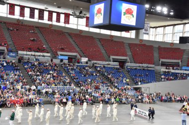 PORTLAND, OR - 8 Haziran 2019 'da Portland, Oregon' daki Moda Center 'daki Spirit Mountain Kumarhanesi Grand Floral Parade, 8 Haziran 2019' da görüldü. Geçit alayı Portland Gül Festivali 'nin en önemli parçasıdır..